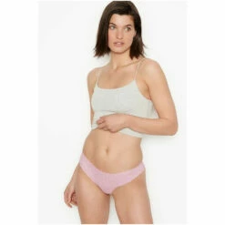 Victoria’s Secret Victoria's Secret No Show Thong Panty Classic Navy 31 Victoria’s Secret Victoria's Secret No Show Thong Panty Classic Navy -Victoria's Secret Shop unnamed file 91